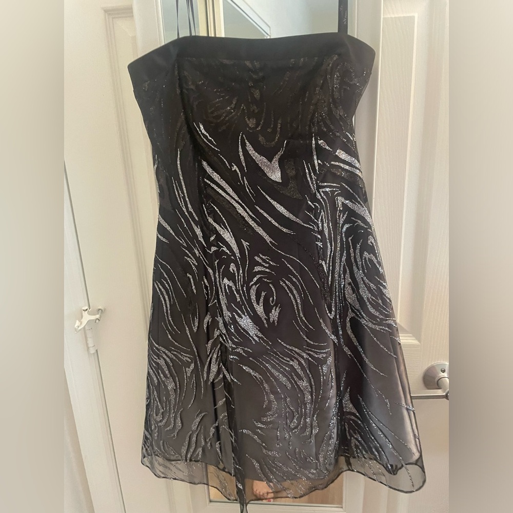 Worn once excellent cond. sz 10. Designer-NV Couture